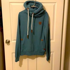 Buckle sweater